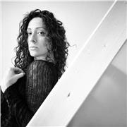 Cerchi un'insegnante paziente, originale e appassionata? Sarò felice di accompagnarti nel tuo percorso di apprendimento.